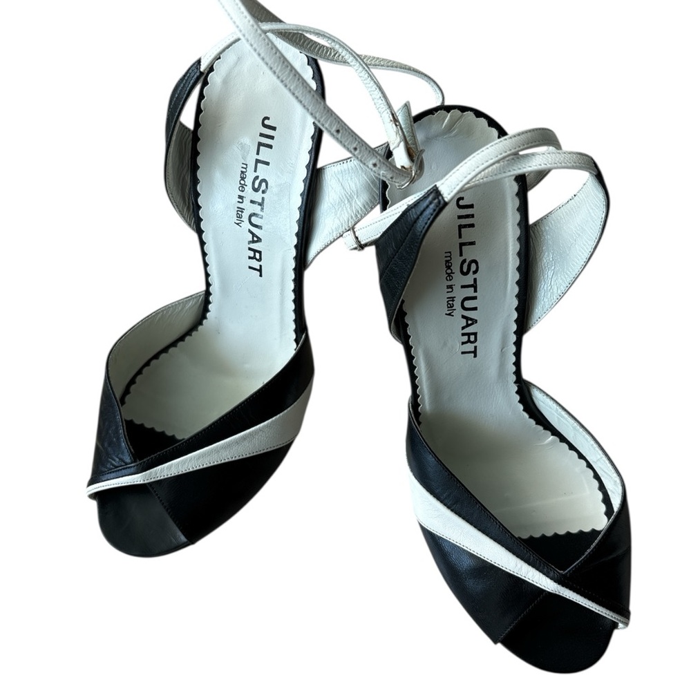 Stunning vintage Jill Stuart Black and White Slingback Heels